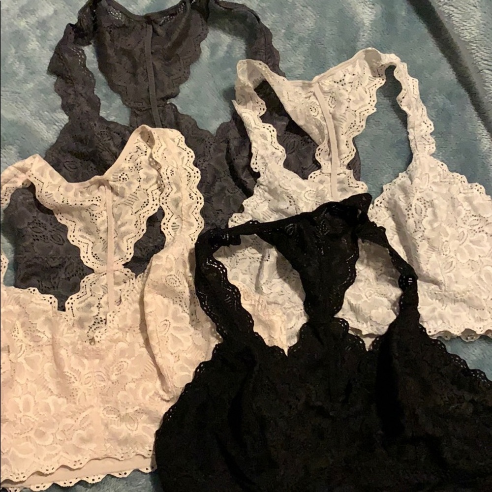 4 med bralettes